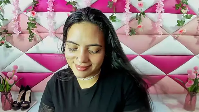 Snapshot of Isabella_Mora_ chatting on 06-06-26, 03:33 Isabella Mora online show from 06-06-26, 03:33