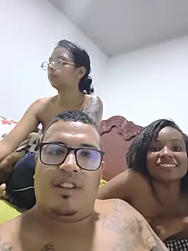 Snapshot of OshunHoney chatting on 05-17-26, 04:54 OshunHoney online show from 05-17-26, 04:54