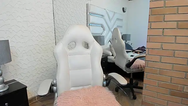 KattyLilli online show from 06-15-26, 11:07