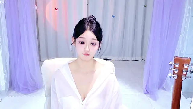 Snapshot of Wa-Nini chatting on 05-16-26, 11:53 Wa-Nini online show from 05-16-26, 11:53