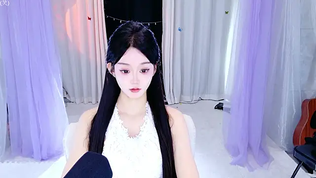 Snapshot of Wa-Nini chatting on 05-28-26, 02:42 Wa-Nini online show from 05-28-26, 02:42