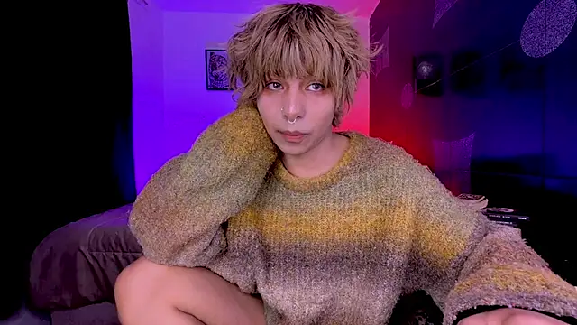 Snapshot of Aronn_44 chatting on 05-28-26, 02:20 Aronn 44 online show from 05-28-26, 02:20