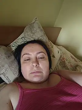 Snapshot of EmmaEmmy40 chatting on 05-31-26, 12:34 EmmaEmmy40 online show from 05-31-26, 12:34
