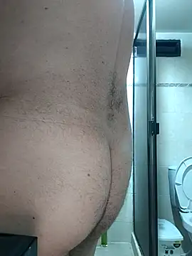 Snapshot of AndresvargasQ123 chatting on 07-17-26, 01:56 AndresvargasQ123 online show from 07-17-26, 01:56