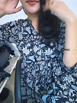 zoya baby  online show from 05-31-26, 04:09