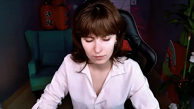Snapshot of LolaDominara chatting on 05-20-26, 11:05 LolaDominara online show from 05-20-26, 11:05