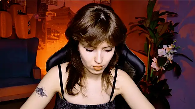 Snapshot of LolaDominara chatting on 05-22-26, 09:15 LolaDominara online show from 05-22-26, 09:15