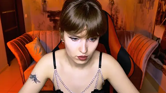 Snapshot of LolaDominara chatting on 05-23-26, 05:34 LolaDominara online show from 05-23-26, 05:34