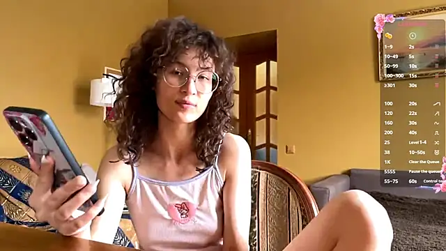CurlyWinx online show from 05-03-26, 08:42