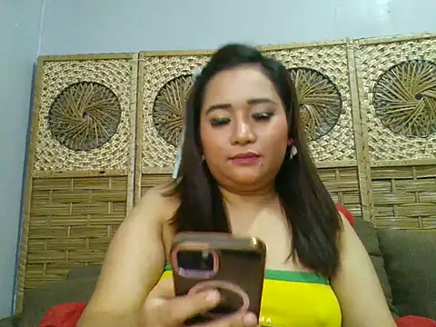 Snapshot of KayeDarling chatting on 05-07-26, 06:24 KayeDarling online show from 05-07-26, 06:24