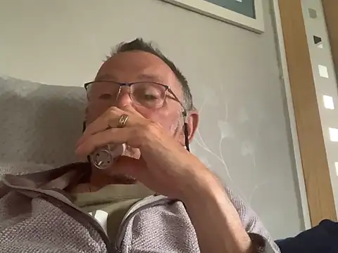 Snapshot of Moonraker64 chatting on 05-30-26, 07:33 Moonraker64 online show from 05-30-26, 07:33