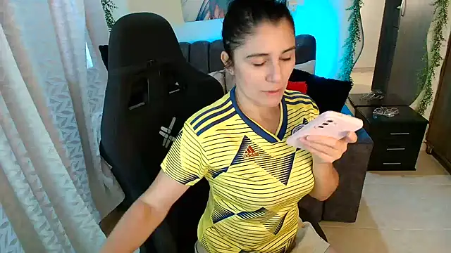 LUCYMILF SEXY online show from 08-02-26, 03:54