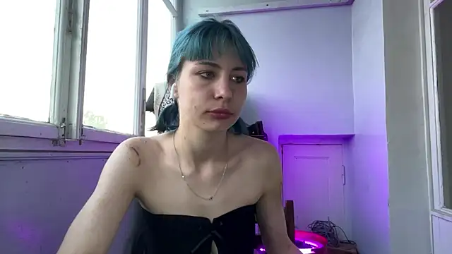 Snapshot of SuccubKira chatting on 06-11-26, 02:11 SuccubKira online show from 06-11-26, 02:11