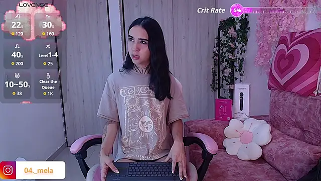 Snapshot of naomi_femme chatting on 06-19-26, 12:20 naomi femme online show from 06-19-26, 12:20