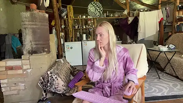 Snapshot of wildforestmuse_ chatting on 06-17-26, 08:50 wildforestmuse online show from 06-17-26, 08:50