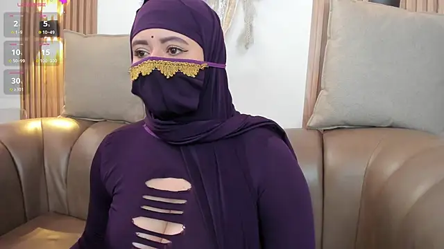 Snapshot of yasmin_dina chatting on 05-30-26, 03:31 yasmin dina online show from 05-30-26, 03:31
