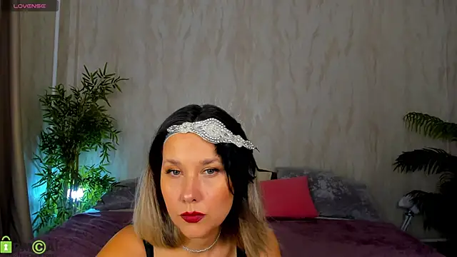 Snapshot of Nikki_Mi1k chatting on 06-29-26, 01:34 Nikki Mi1k online show from 06-29-26, 01:34