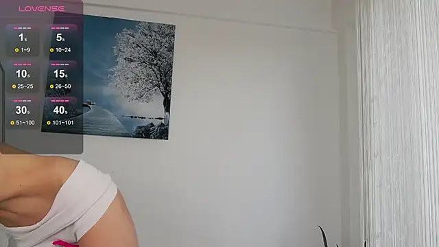 Snapshot of Belle_Blondy chatting on 06-20-26, 10:40 Belle Blondy online show from 06-20-26, 10:40