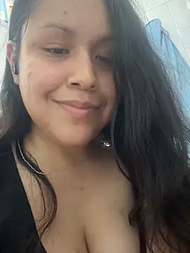 KeniaLuna online show from 04-23-26, 12:45