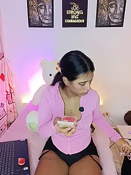 Snapshot of Raven_stonee01 chatting on 06-18-26, 12:33 Raven stonee01 online show from 06-18-26, 12:33