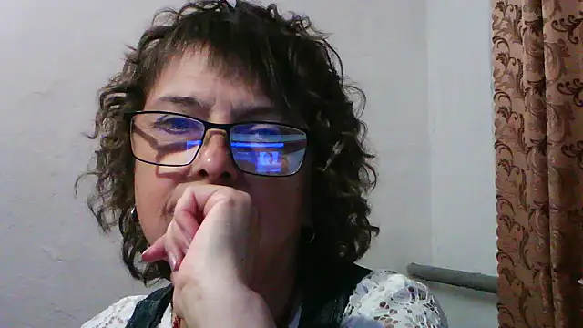 Snapshot of ElizabethGorden chatting on 06-02-26, 05:37 ElizabethGorden online show from 06-02-26, 05:37