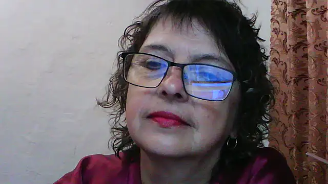 Snapshot of ElizabethGorden chatting on 06-07-26, 04:05 ElizabethGorden online show from 06-07-26, 04:05