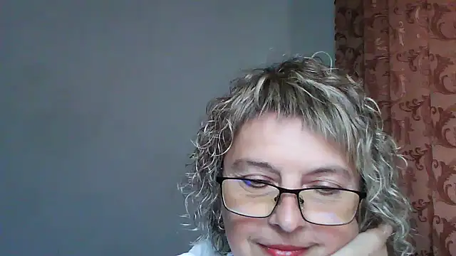 Snapshot of ElizabethGorden chatting on 06-18-26, 01:26 ElizabethGorden online show from 06-18-26, 01:26