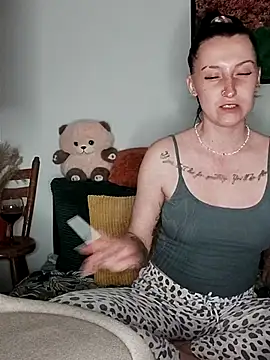 Goddessm00n1 online show from 05-15-26, 08:38