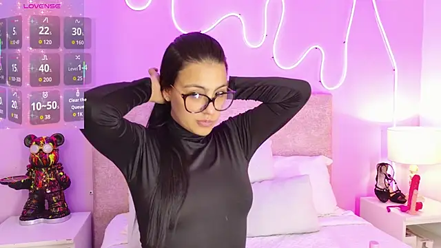 Snapshot of Hilaryportman149 chatting on 06-17-26, 10:32 Hilaryportman149 online show from 06-17-26, 10:32