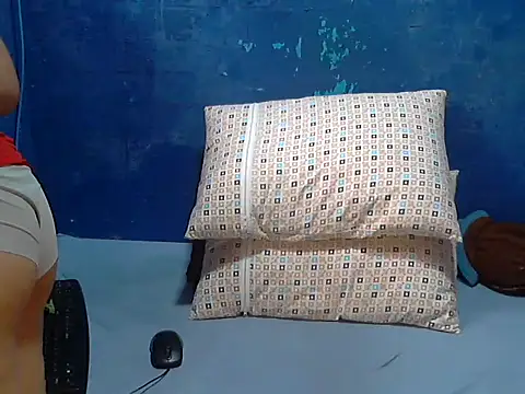 hotchilimom online show from 03-24-26, 02:27