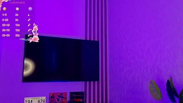 NikkiNicoleNyx online show from 06-19-26, 08:18