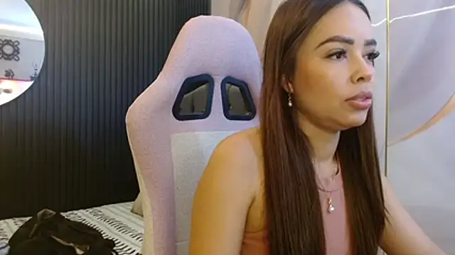 naomis 36 online show from 06-25-26, 01:59