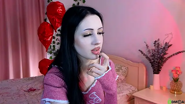 Snapshot of Tori_wow chatting on 05-14-26, 07:31 Tori wow online show from 05-14-26, 07:31