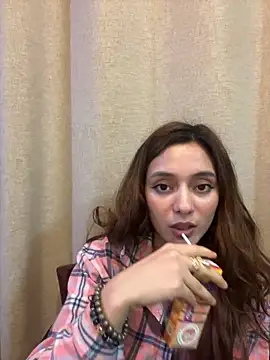 Lilywant online show from 06-14-26, 04:09