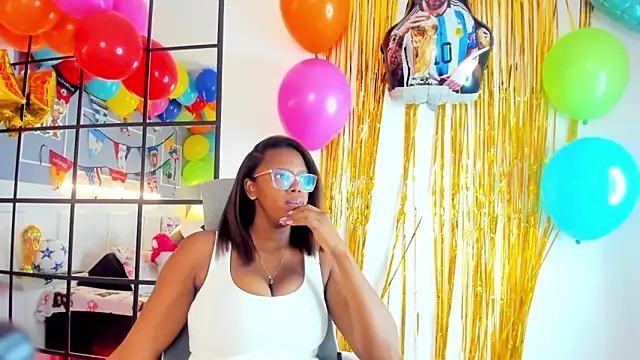 Snapshot of Miss_Khaleesi chatting on 06-16-26, 03:36 Miss Khaleesi online show from 06-16-26, 03:36