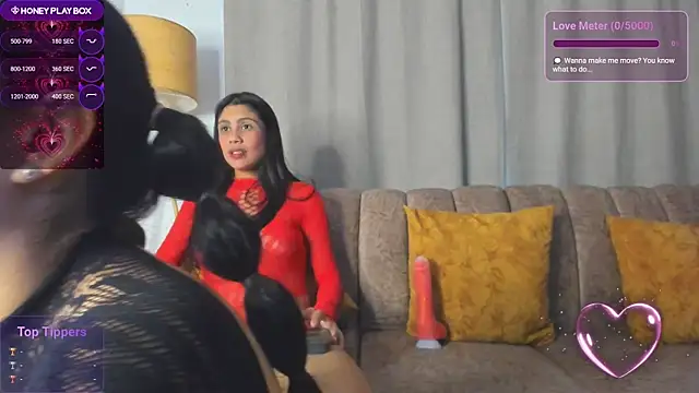 Snapshot of ElizabethAndEliana chatting on 07-11-26, 01:25 ElizabethAndEliana online show from 07-11-26, 01:25