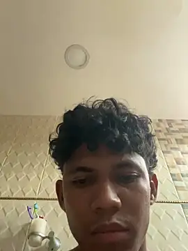 Snapshot of thecamilo chatting on 06-17-26, 10:10 thecamilo online show from 06-17-26, 10:10
