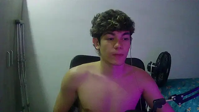 Snapshot of adlovin chatting on 08-09-26, 04:17 adlovin online show from 08-09-26, 04:17
