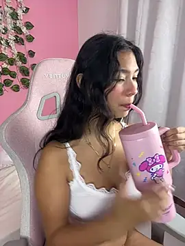 Snapshot of melody_flowers18 chatting on 05-11-26, 02:50 melody flowers18 online show from 05-11-26, 02:50