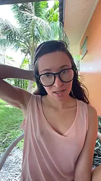 Snapshot of Mini_girl_do_it_better chatting on 05-15-26, 03:24 Mini girl do it better online show from 05-15-26, 03:24