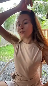 Snapshot of Mini_girl_do_it_better chatting on 05-16-26, 02:19 Mini girl do it better online show from 05-16-26, 02:19
