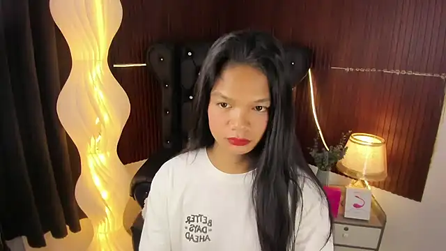 Snapshot of Naya_Hilton chatting on 05-30-26, 07:00 Naya Hilton online show from 05-30-26, 07:00