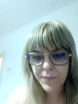 Snapshot of ZoeSkyee chatting on 07-29-26, 06:06 ZoeSkyee online show from 07-29-26, 06:06