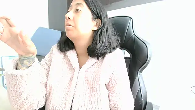 saramaSS online show from 06-15-26, 07:38