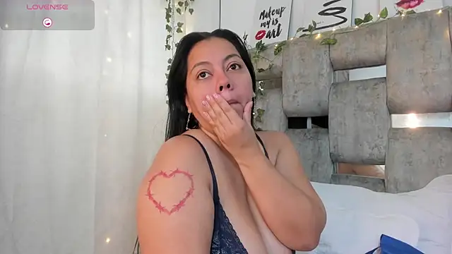 EmmyBellamy online show from 06-12-26, 12:48