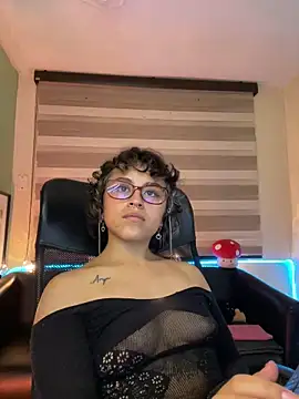 Lusiana   online show from 06-13-26, 12:08
