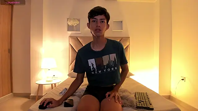 Baby noahtt online show from 06-01-26, 01:57