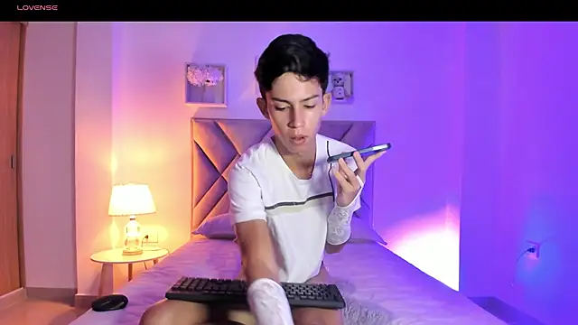 Baby noahtt online show from 06-19-26, 01:26