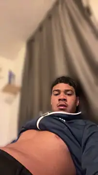 Snapshot of Ugh_Manux chatting on 05-09-26, 06:29 Ugh Manux online show from 05-09-26, 06:29