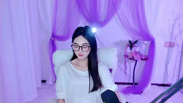 Snapshot of Tili_Lucky chatting on 05-22-26, 01:13 Tili Lucky online show from 05-22-26, 01:13